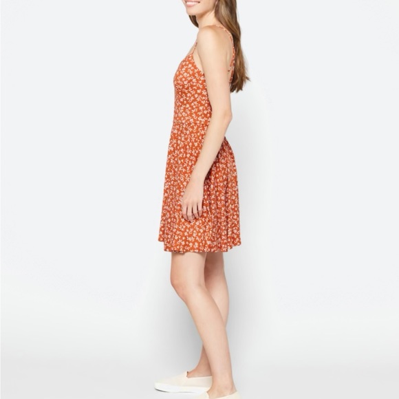 THE GENERAL GOOD REIGN BACK DETAIL BRUSHED KNIT DRESS - Picture 3 of 6